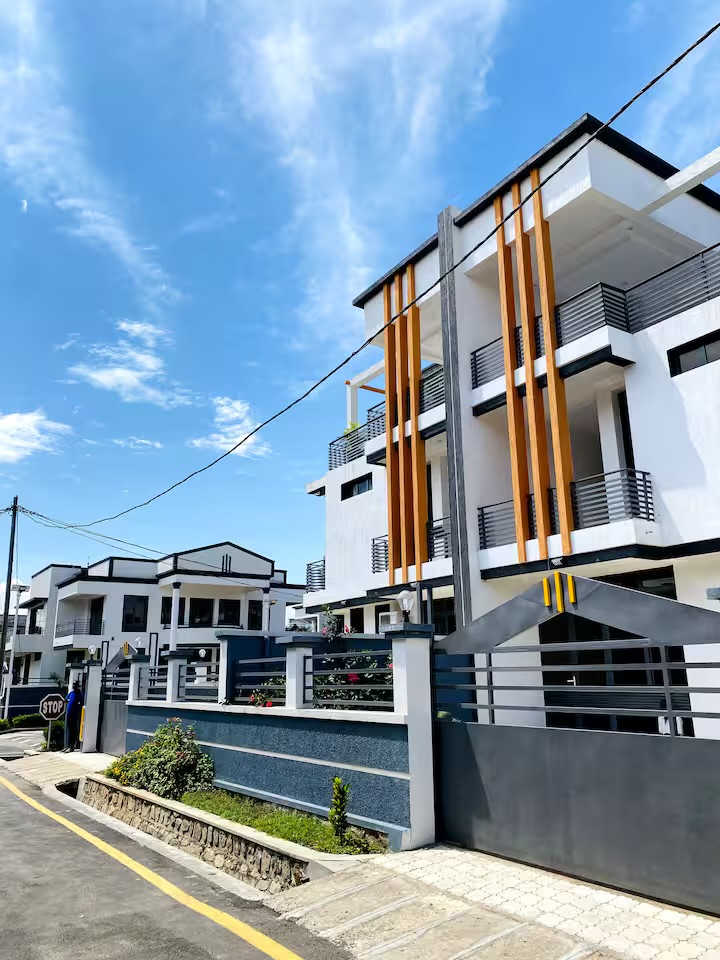 5 bed-rooms | 3BR & 2LR in Carama – Bujumbura