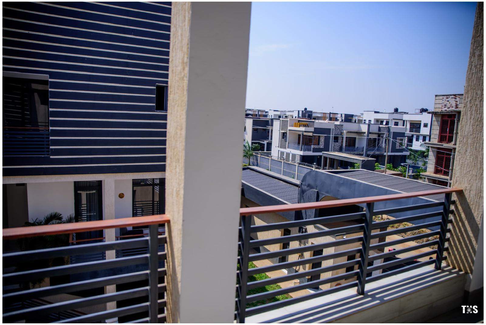 Inzu Ikoteshwa – Miroir, Bujumbura